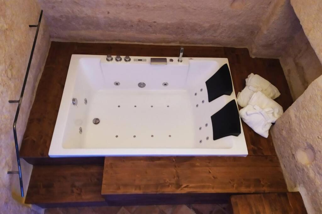Fornaci 46 Sassi Con Idromassaggio Villa Matera Dış mekan fotoğraf